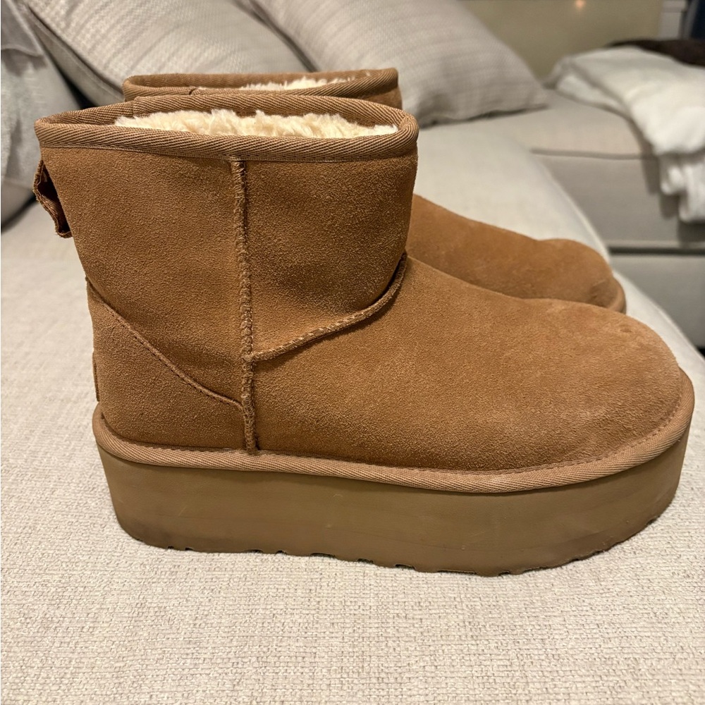 UGG Classic Mini Platform - Picture 7 of 8